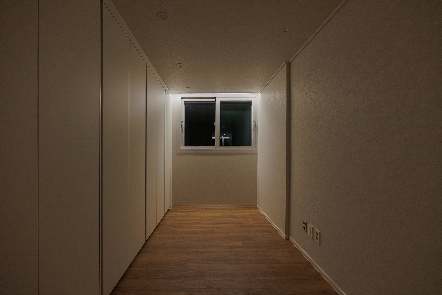 /user/i/idamdesign/editor/2610/90531b0c5fc3d70ce77a20c62ddb045b_1791258191_7627.jpg 이미지크게보기