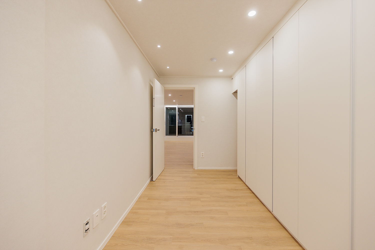 /user/i/idamdesign/editor/2610/90531b0c5fc3d70ce77a20c62ddb045b_1791258192_2967.jpg 이미지크게보기