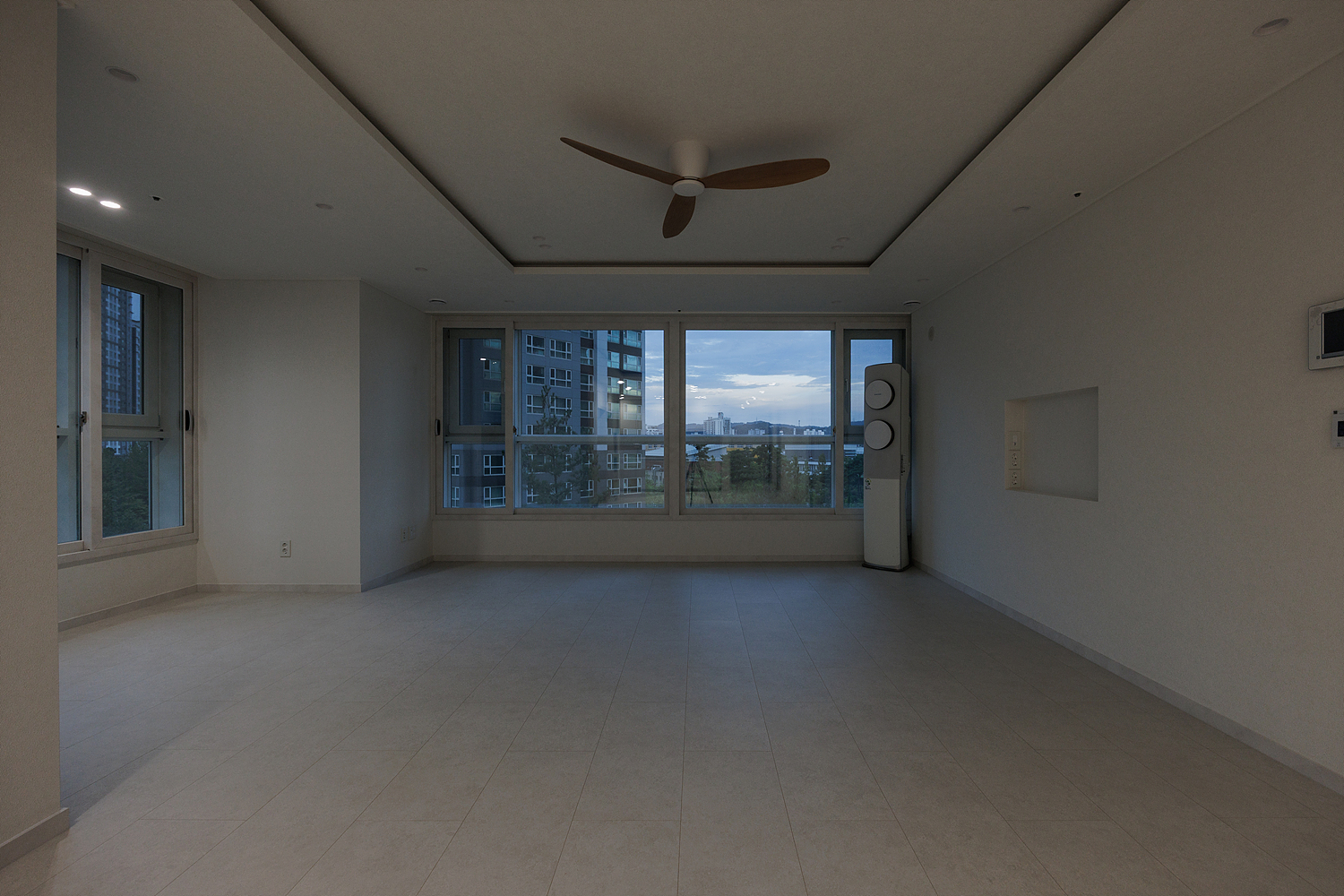 /user/i/idamdesign/editor/2610/b363a7564d59bbc7c538c6e230d984eb_1790828645_566.jpg 이미지크게보기