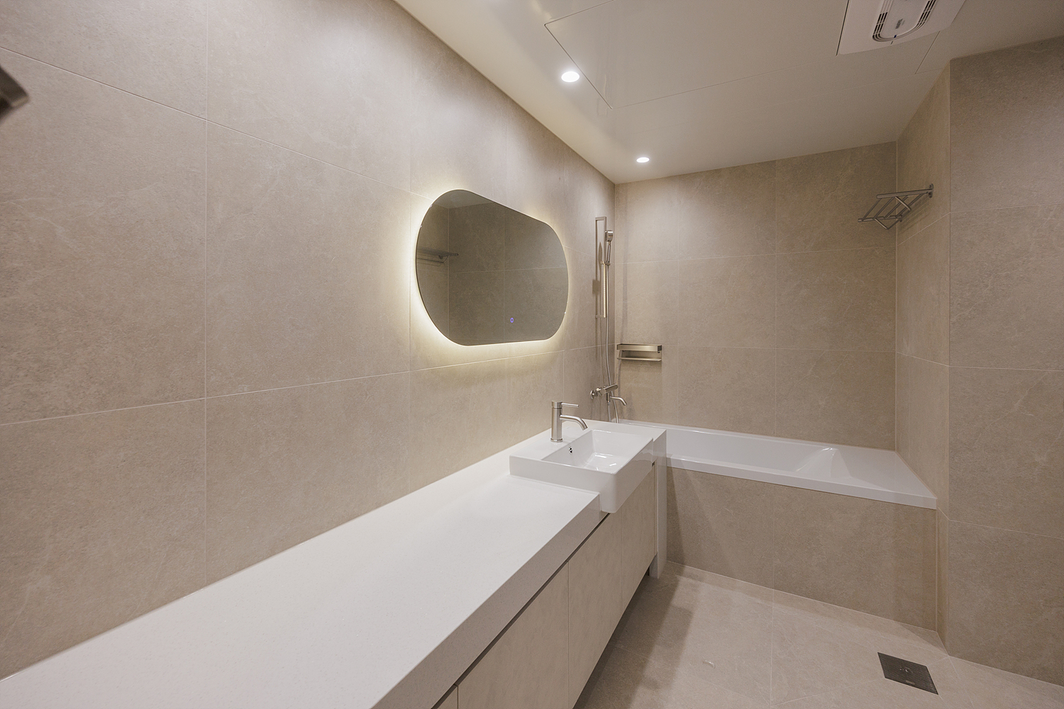 /user/i/idamdesign/editor/2610/b363a7564d59bbc7c538c6e230d984eb_1790828800_1482.jpg 이미지크게보기